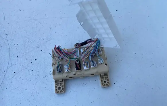 Lexus RX 330 - 350 - 400H Fuse module 