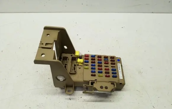 Subaru Impreza IV Fuse module 82201FJ110