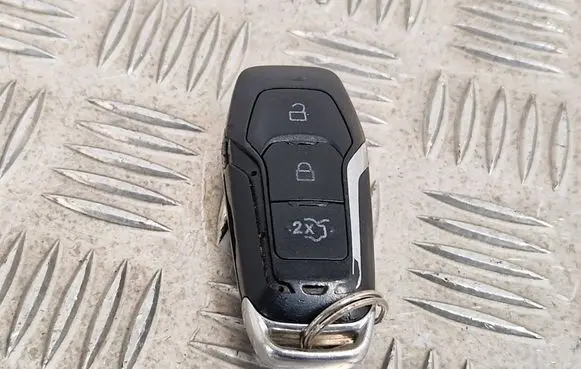 Ford Mondeo MK V Ignition key/card 