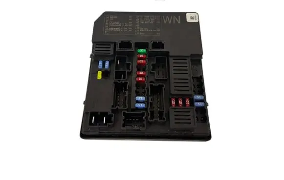 Nissan Leaf II (ZE1) Fuse box set 284B75SA5D 5272007844 5DT11F00