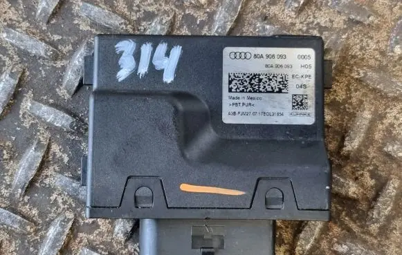 Audi Q5 SQ5 Fuel injection pump control unit/module 80A906093