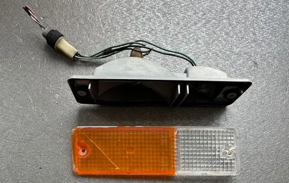 Nissan Patrol 160 Front indicator light B612501J00