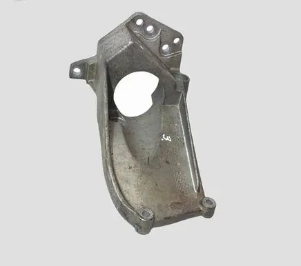 Volvo V40 Gearbox mounting bracket 31370633