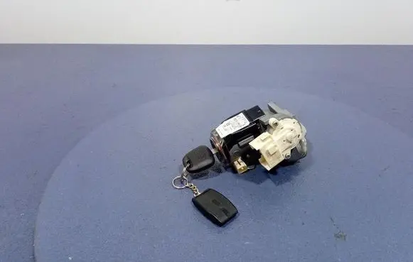 Toyota Auris 150 Ignition lock 45020-0203