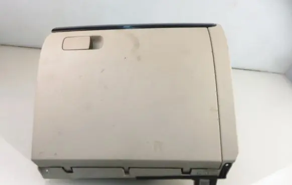 Volkswagen Jetta VI Glove box 5C7857097AE