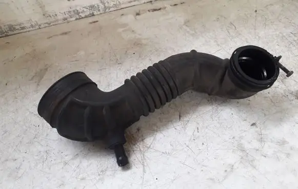 KIA Sorento Air intake hose/pipe 281303E210