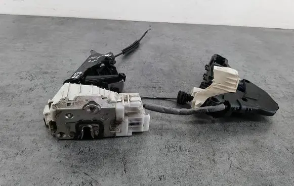 Mercedes-Benz A W169 Front door lock 1697202535