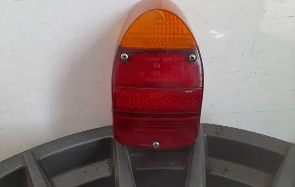 Volkswagen Beetle 1500 Tail light lenses 43244R7