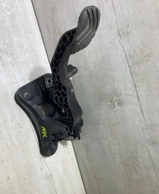 Dacia Sandero III Clutch pedal 465409712r