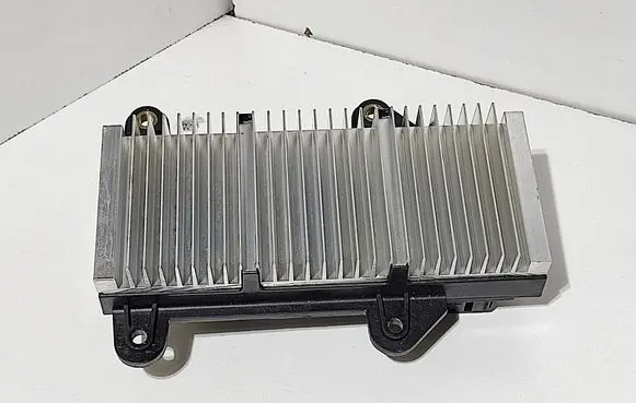 BMW 7 E65 E66 Power management control unit 6957026 8ES00827017