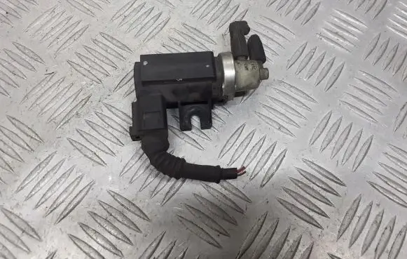 Volkswagen PASSAT B5.5 Valve vacuum 1J0906627A