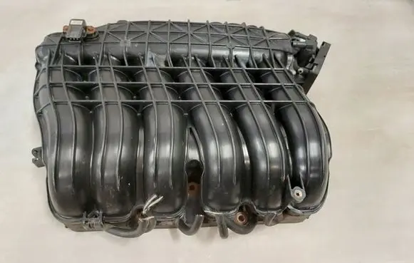 Mitsubishi Endeavor Intake manifold MD310129
