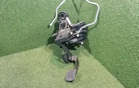 Clutch pedal