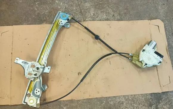 Renault Latitude (L70) Rear door window regulator with motor 827310006R