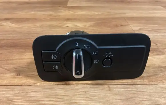 Volkswagen Touareg II Light switch 7P6941431D