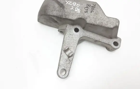 Volvo XC90 Engine mounting bracket 30680710