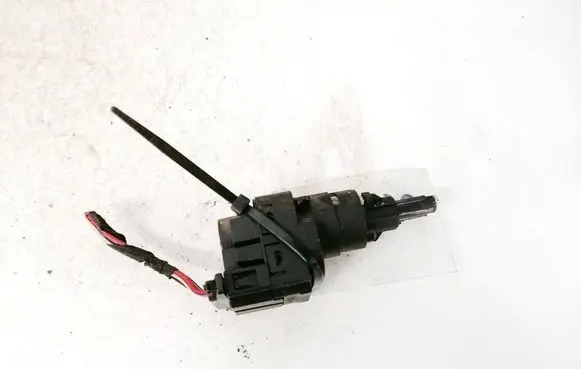 Volkswagen Touran I Brake pedal sensor switch 6q0945511