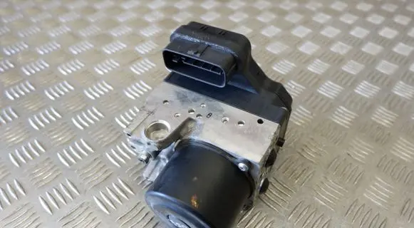 Lexus IS 220D-250-350 ABS Pump 4454053040 8954153010