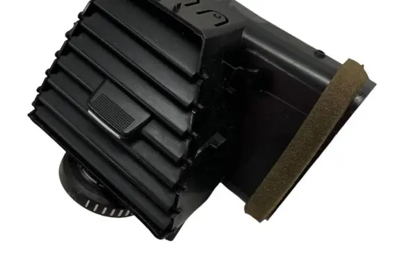 Rear air vent grill