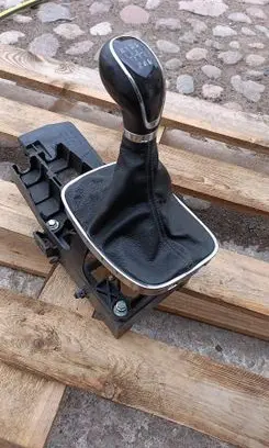 Opel Insignia A Gear shifter/selector 55563829