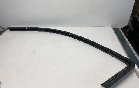 Ford Mustang V Front door glass trim molding 4R336351239AN