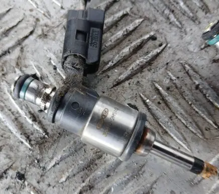 Hyundai Kona I Fuel injector 35310-2M510