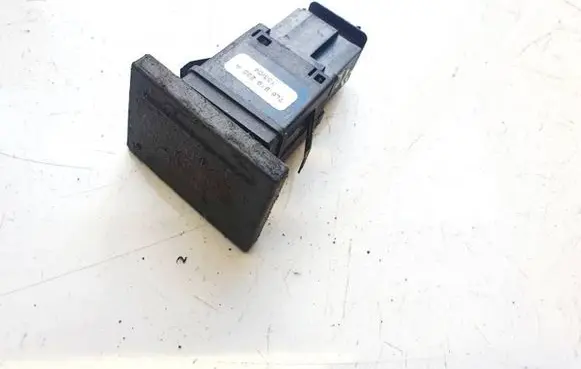 Passenger airbag on/off switch