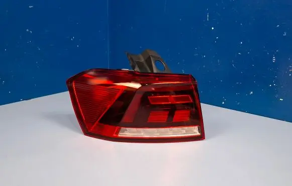 Volkswagen PASSAT B8 Rear/tail lights 3G9945095E