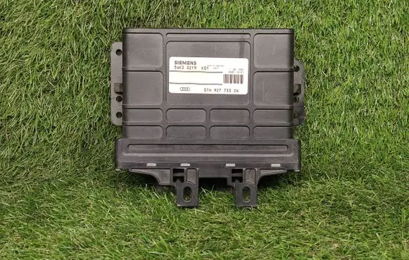Volkswagen PASSAT B5 Engine control unit/module ECU 01N927733CN 5WK33219