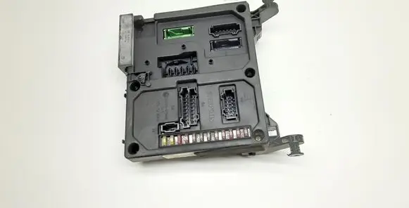 Volkswagen Sharan Fuse module 7M0962258J