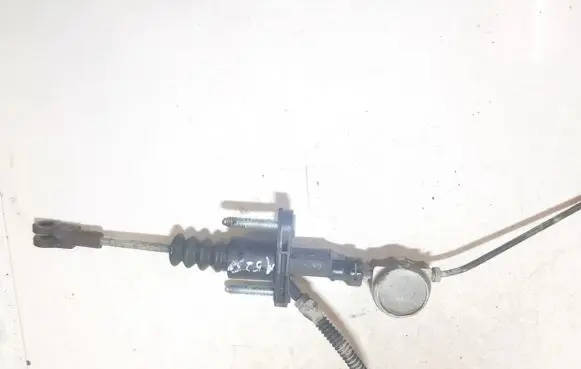 Opel Astra G Clutch master cylinder 90523769