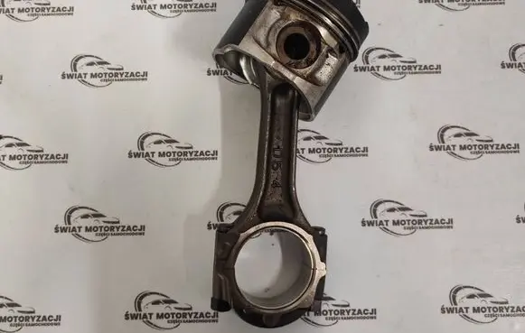 Mitsubishi L200 Piston with connecting rod 565