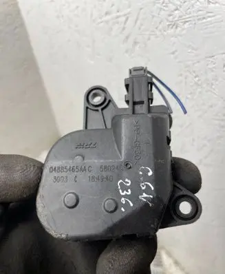 Chrysler Grand Voyager IV Air flap motor/actuator 04885465aac