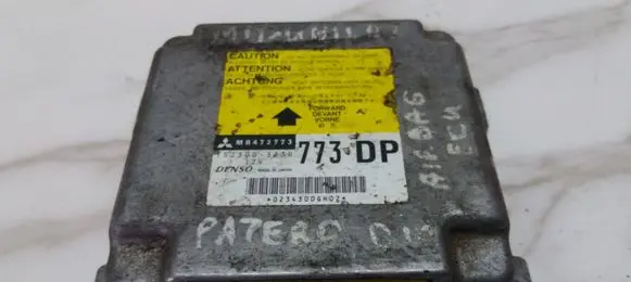 Mitsubishi Pajero Airbag control unit/module MR472773 1523003430