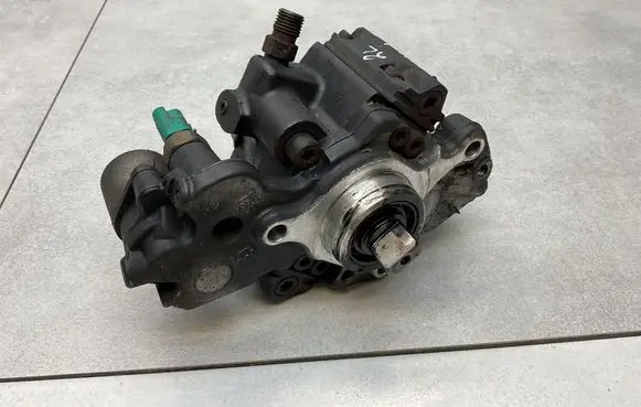 Fuel injection high pressure pump