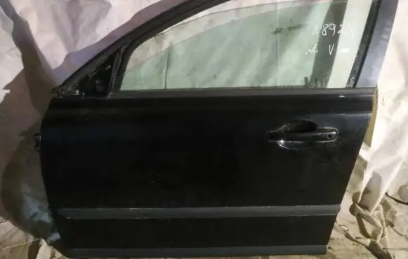Volvo V50 Front door juodos