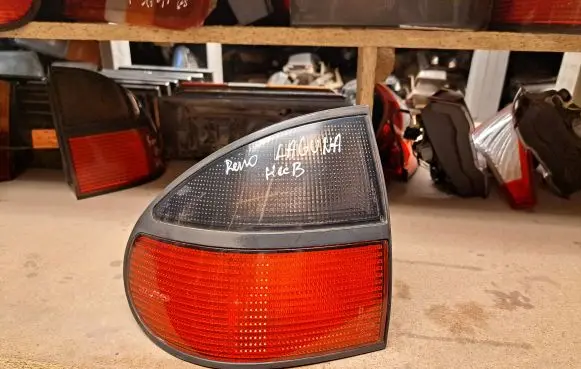 Renault Laguna I Rear/tail lights 7700820052 2225