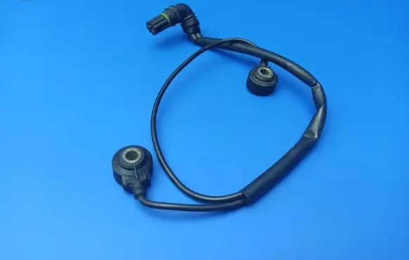 BMW 7 E65 E66 Detonation knock sensor 1709317 0261231136 094304
