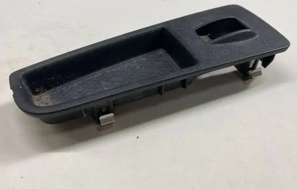 Fiat Grande Punto Front door window switch trim 735380450 610428 735380451