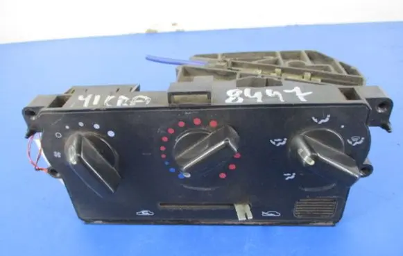 Nissan Micra Climate control unit 7040030720