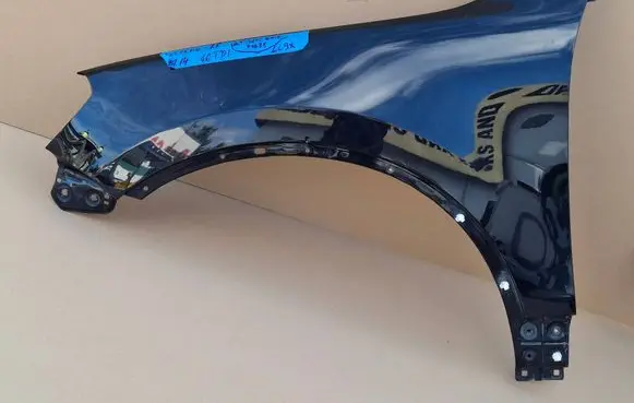 Volkswagen Touareg II Fender 7P6821105E