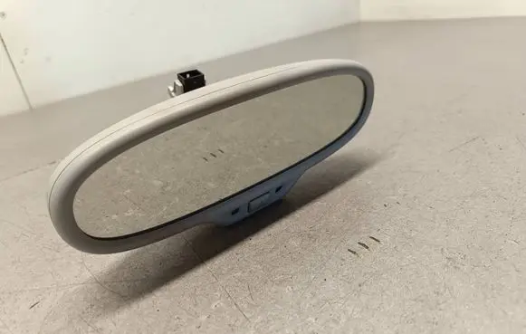 Rear view mirror (interior)