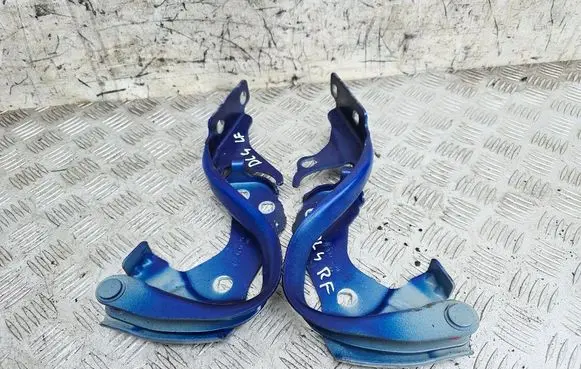 Engine bonnet/hood hinges