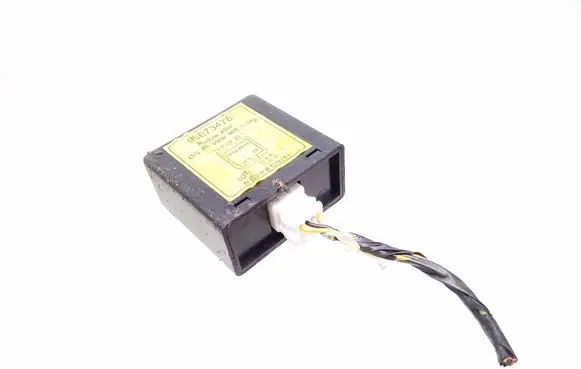 Chevrolet Captiva Wing mirror control module 96673478