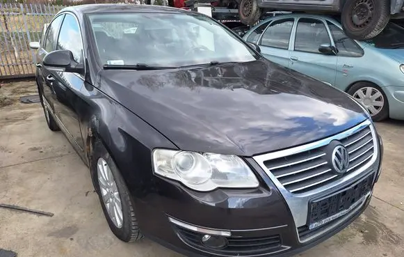 Volkswagen PASSAT B6 Front bumper VWPASSATB6ZDERZAK 3Q3Q LC8Z