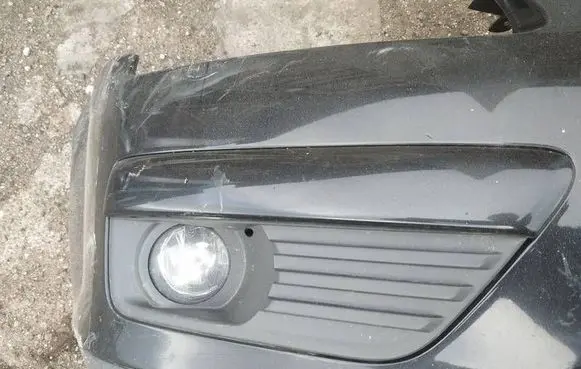 Ford Focus Front bumper lower grill