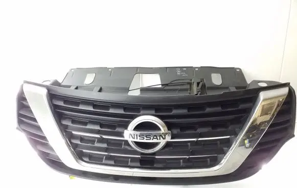 Nissan NV300 Front bumper upper radiator grill 623109057R