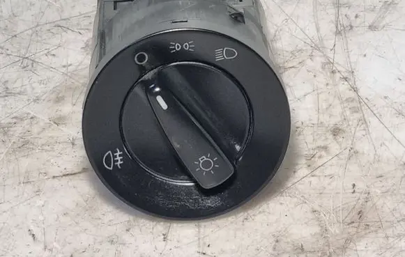 Volkswagen PASSAT B5 Light switch 1C0941531A