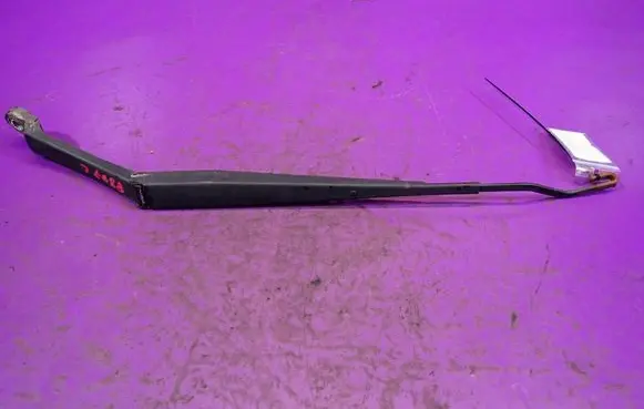 KIA Sportage Front wiper blade arm