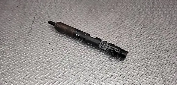 Nissan Note (E11) Fuel injector EJBR03101D